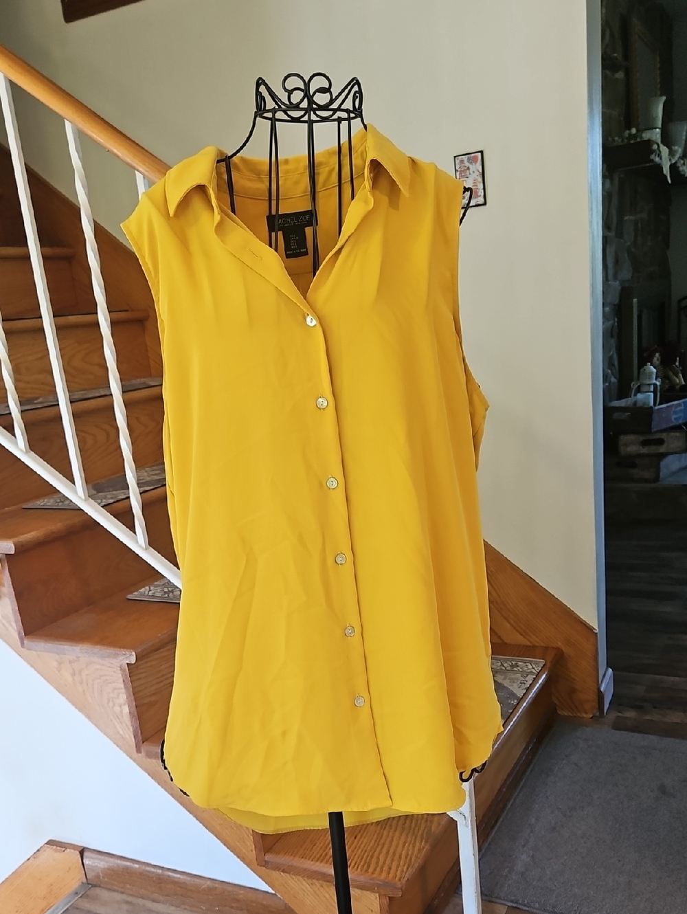 👚Rachel Zoe Sleeveless Yellow Button-Front Blouse
